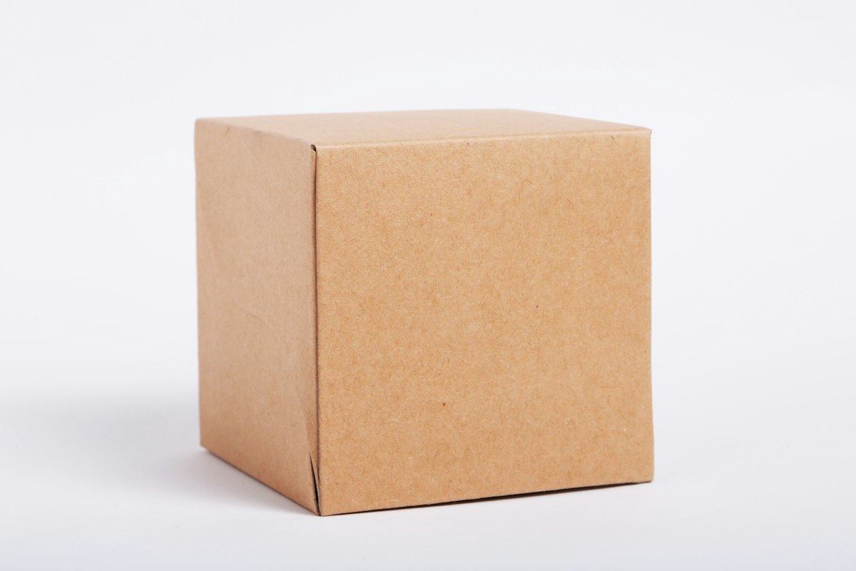 Corrugated cardboard shipping box for measuring and packing